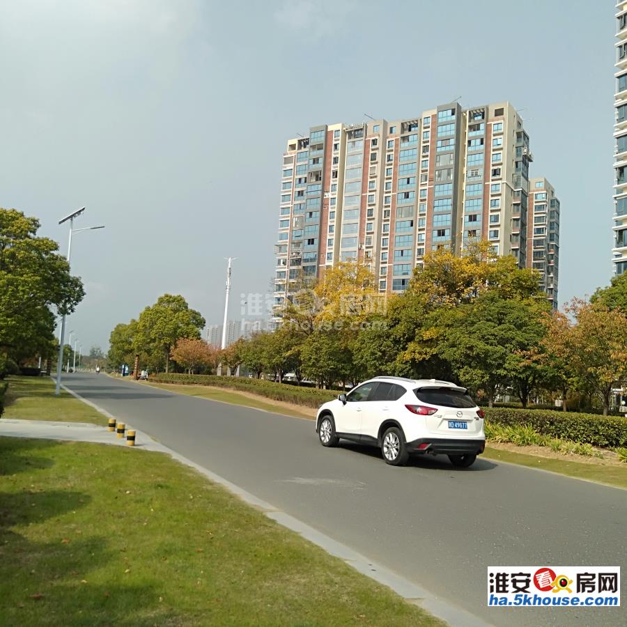淮海路网红桥旁 海润枫景佳苑6楼 三室二厅二卫 125平方 24小时观览里运河