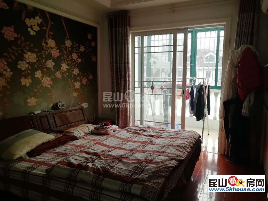 上海星城别墅区、镇区繁华,围绕 一品豪宅 房东诚售独