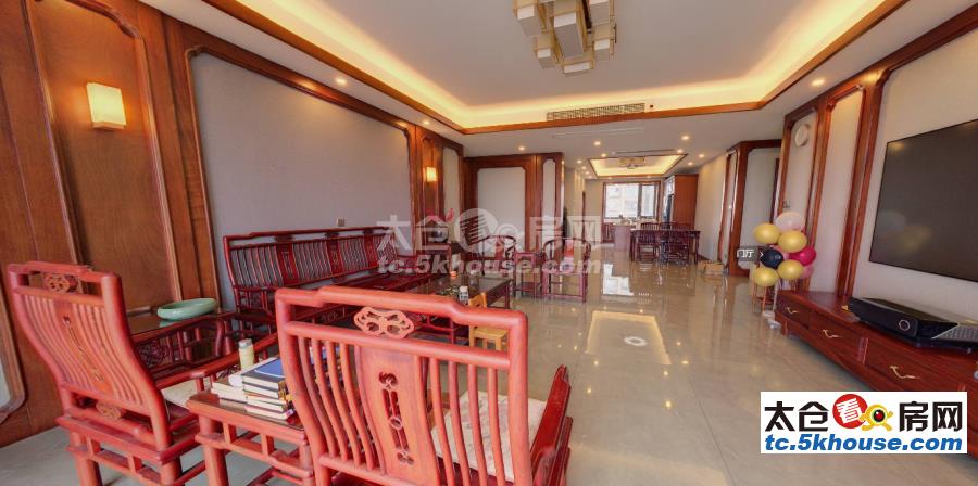 上海公馆三期271平 大平层带大露台豪装 红木家具 645万可商 满二年