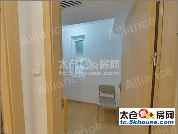 店长佳源都市 3500元月 3室2厅2卫精装修 可提包随时住