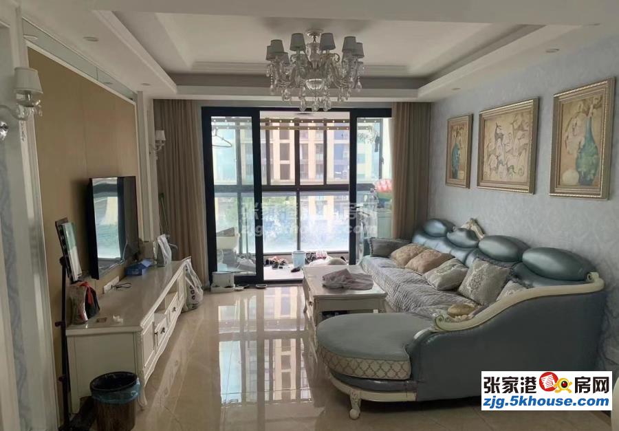 尚城国际 4楼 103平方 精致装修 三室 包物业 报价42000元年 看中可谈