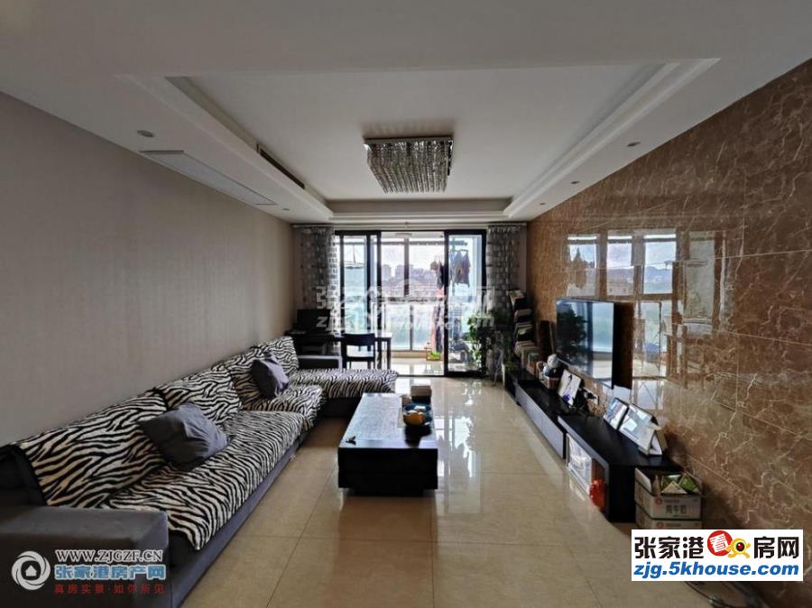 尚城国际 6楼 119平方 精致装修 三室 193万元