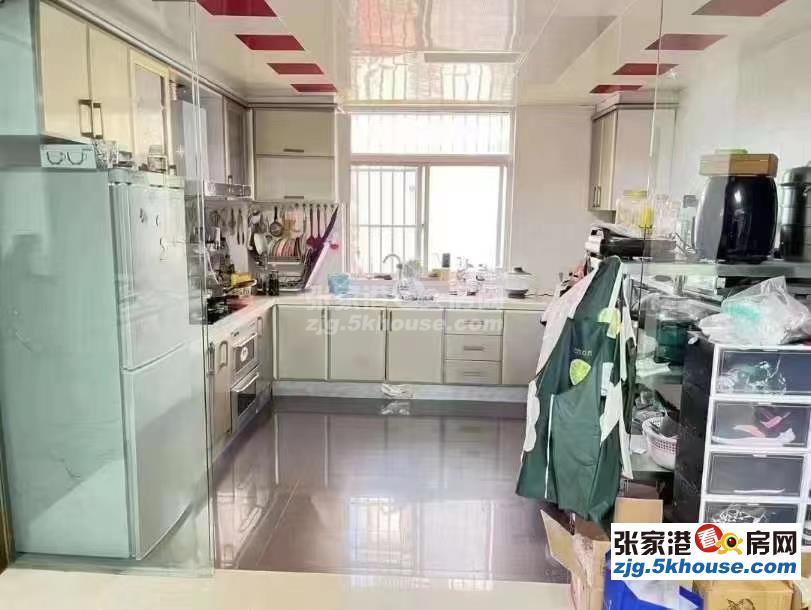 万红三村 3楼 145+自 四室两厅 两卫 精装 121.8 万