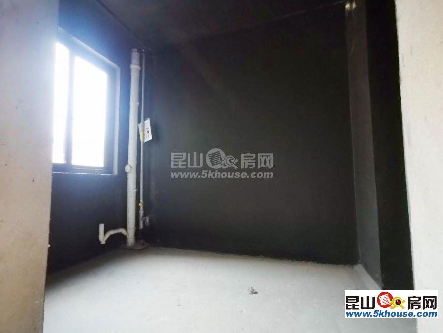 江南境秀 房東去外地發(fā)展 高品質小區(qū)   僅一路之隔 隨時看