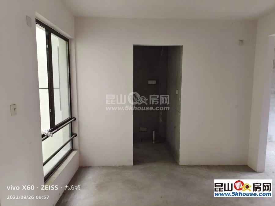 陽(yáng)澄溢景苑雙拼別墅 4室2廳3衛(wèi)3陽(yáng)臺(tái) 南北通透 真實(shí)在售價(jià)