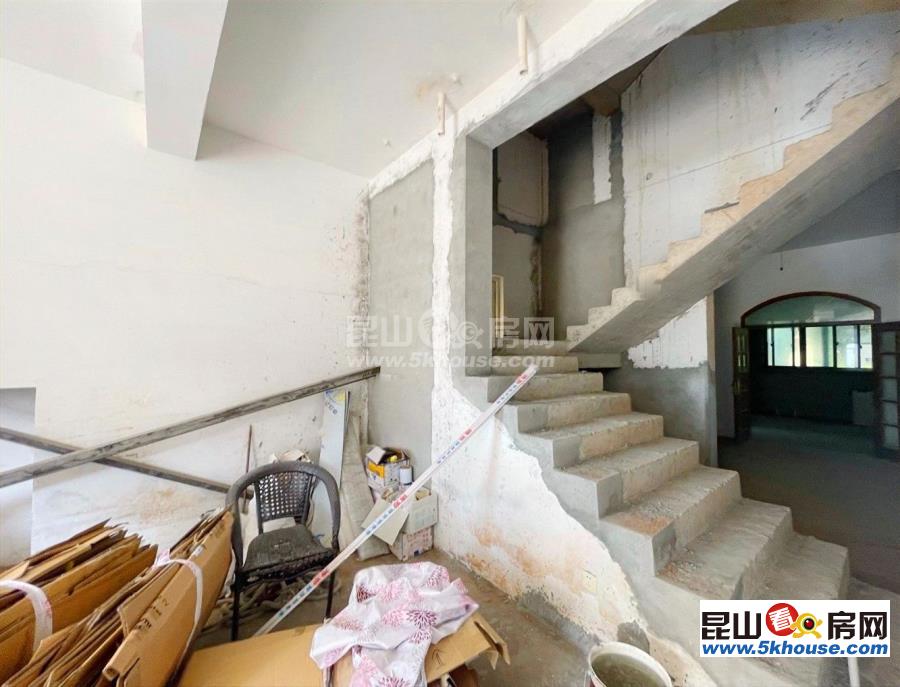 天使灣新出改建好小獨棟花園200平,位置很好隨時可以看房