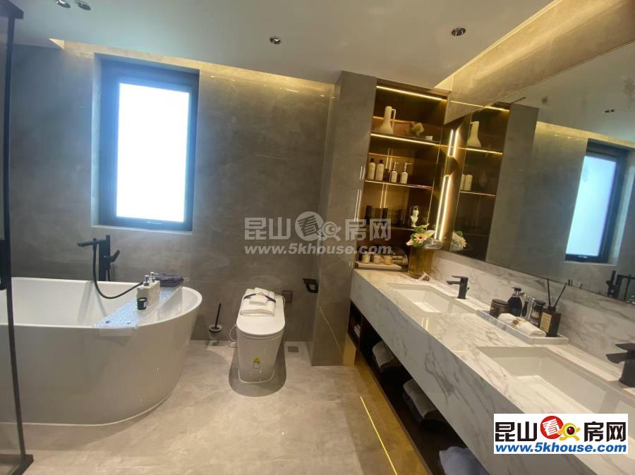 吾悅廣場邊上城南中學(xué) 業(yè)主誠心出售,江灣瀾庭 199萬 3室2廳2衛(wèi) 精裝修 ,棒棒棒