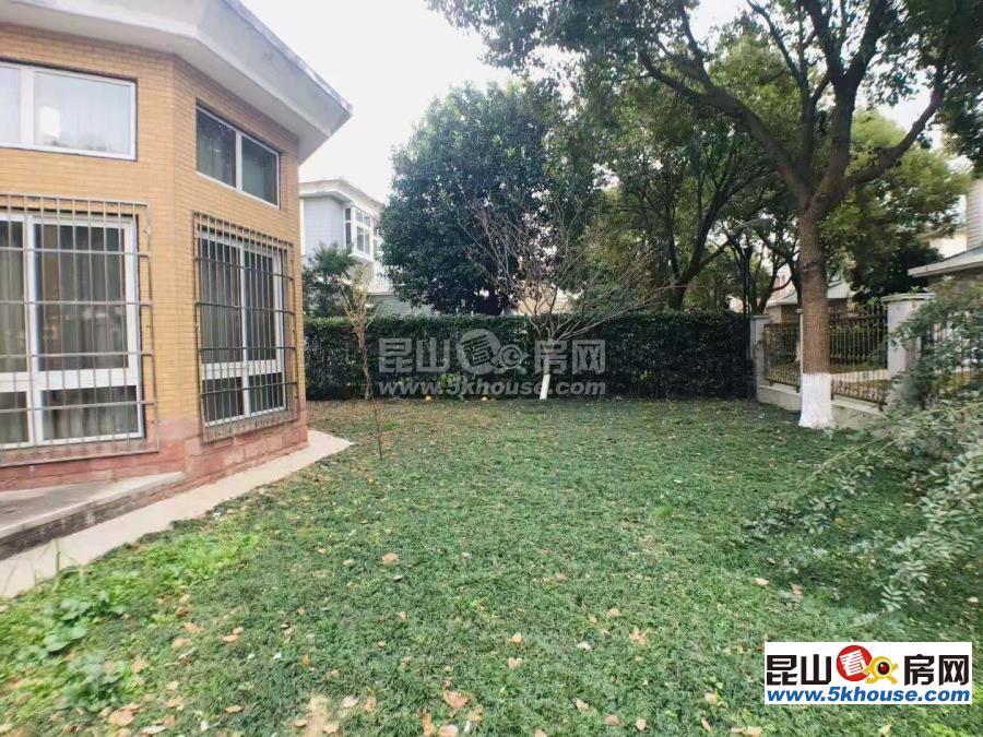 昆山城西大上海高爾夫豪華裝修400萬 占地700平米 本小區(qū)出售多套
